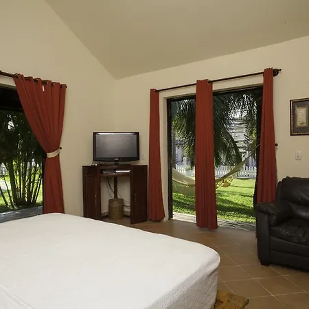 Thuy Thuy Cottages